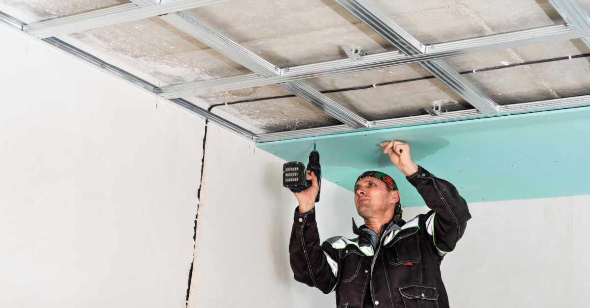 Jak samodzielnie zrobić sufit podwieszany? Krok po kroku
